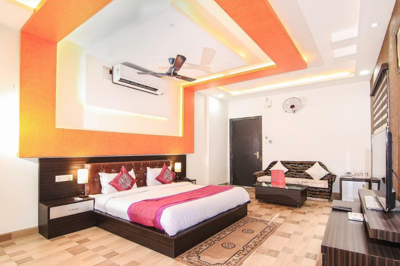 Capital O 15422 Shiva Inn Unnao Exterior foto