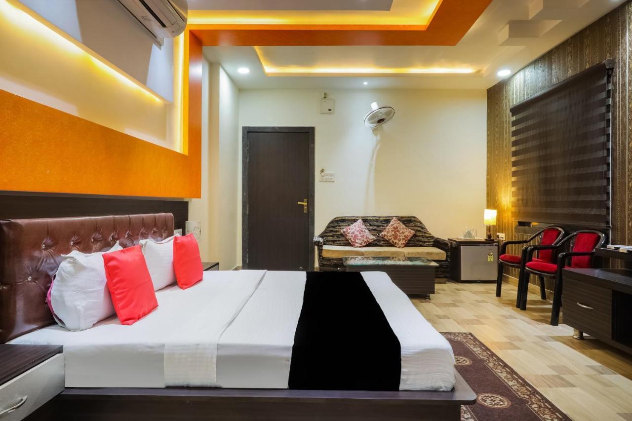 Capital O 15422 Shiva Inn Unnao Exterior foto